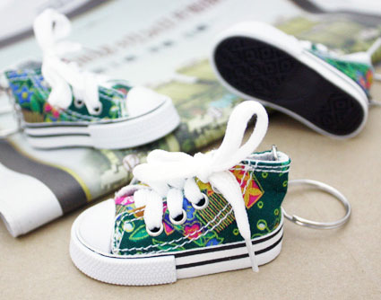 Souvenir Sneaker Keyring